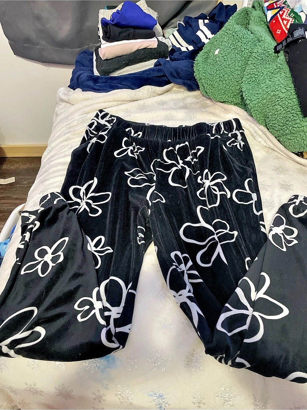 Floral Bermuda Shorts in Black & White
